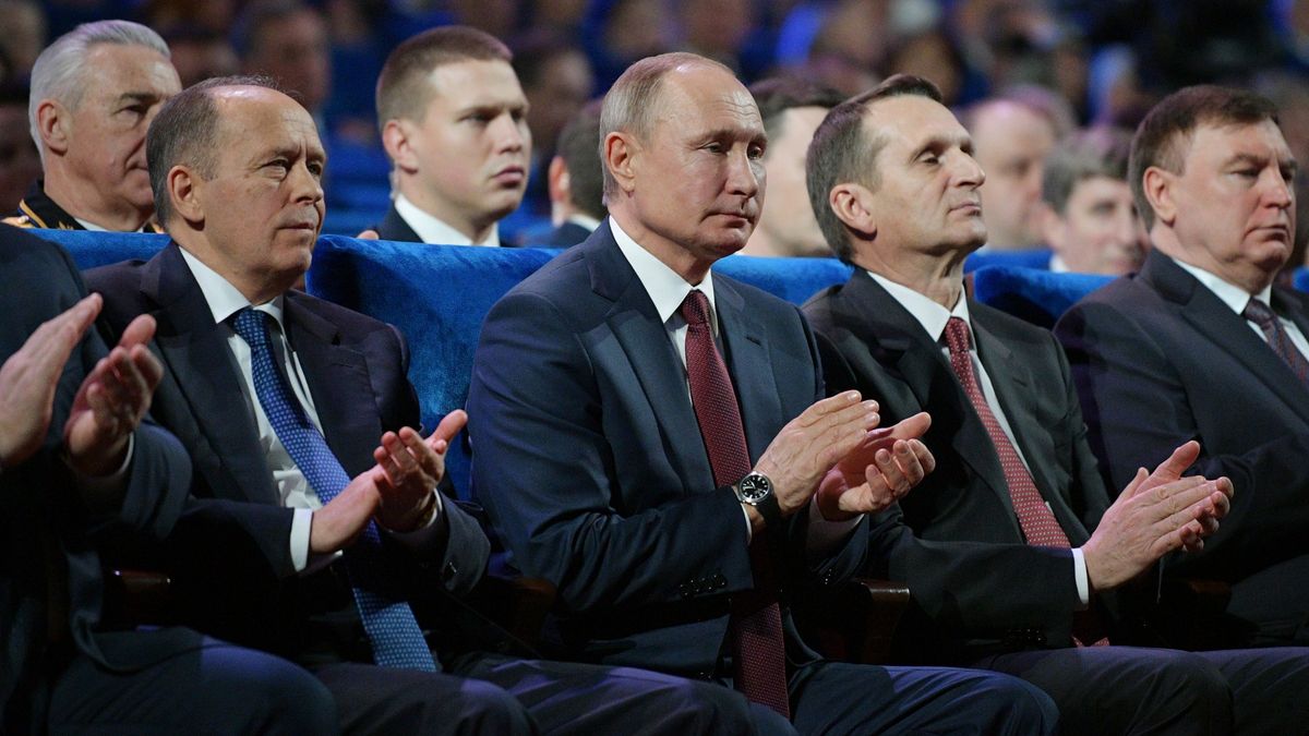 Hrozí převrat v Kremlu? Válka odhalila praskliny v základech Putinovy moci